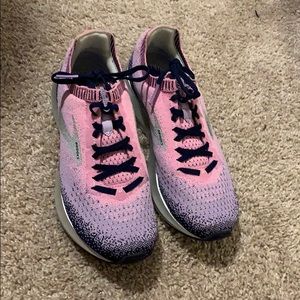 Brooks Tennis shoes